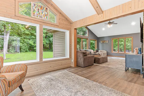 $899,200 | 5540 Timber Trail, Maple Plain, MN 55359