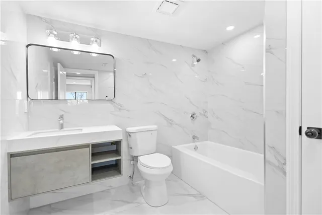 $269,999 | 1143 Hartford Avenue, Unit 4C, Johnston, RI 02919