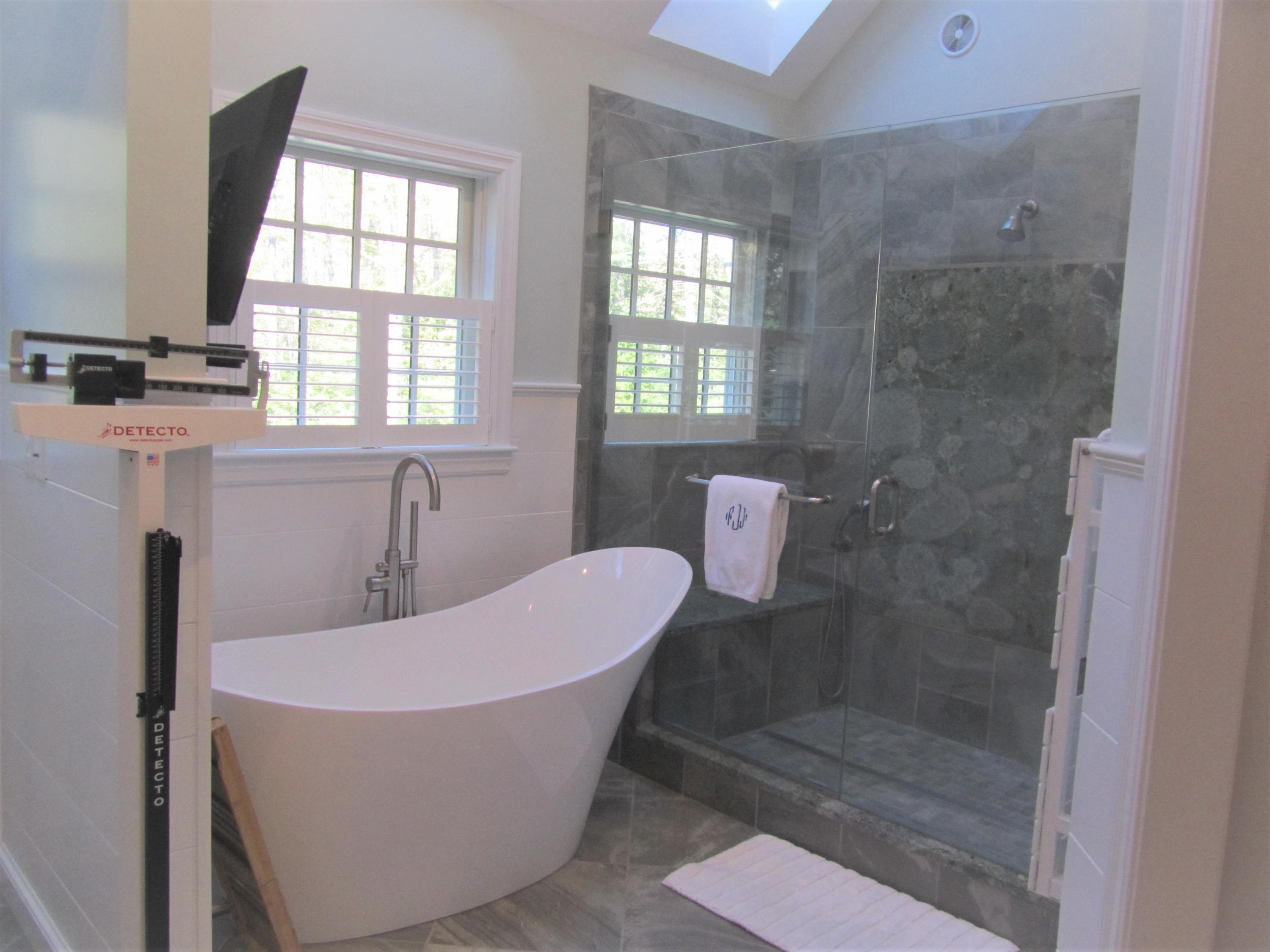 23 Rivers Edge Drive Kennebunk, ME 04043 - Photo 22 of 36 Jordan M Bath
