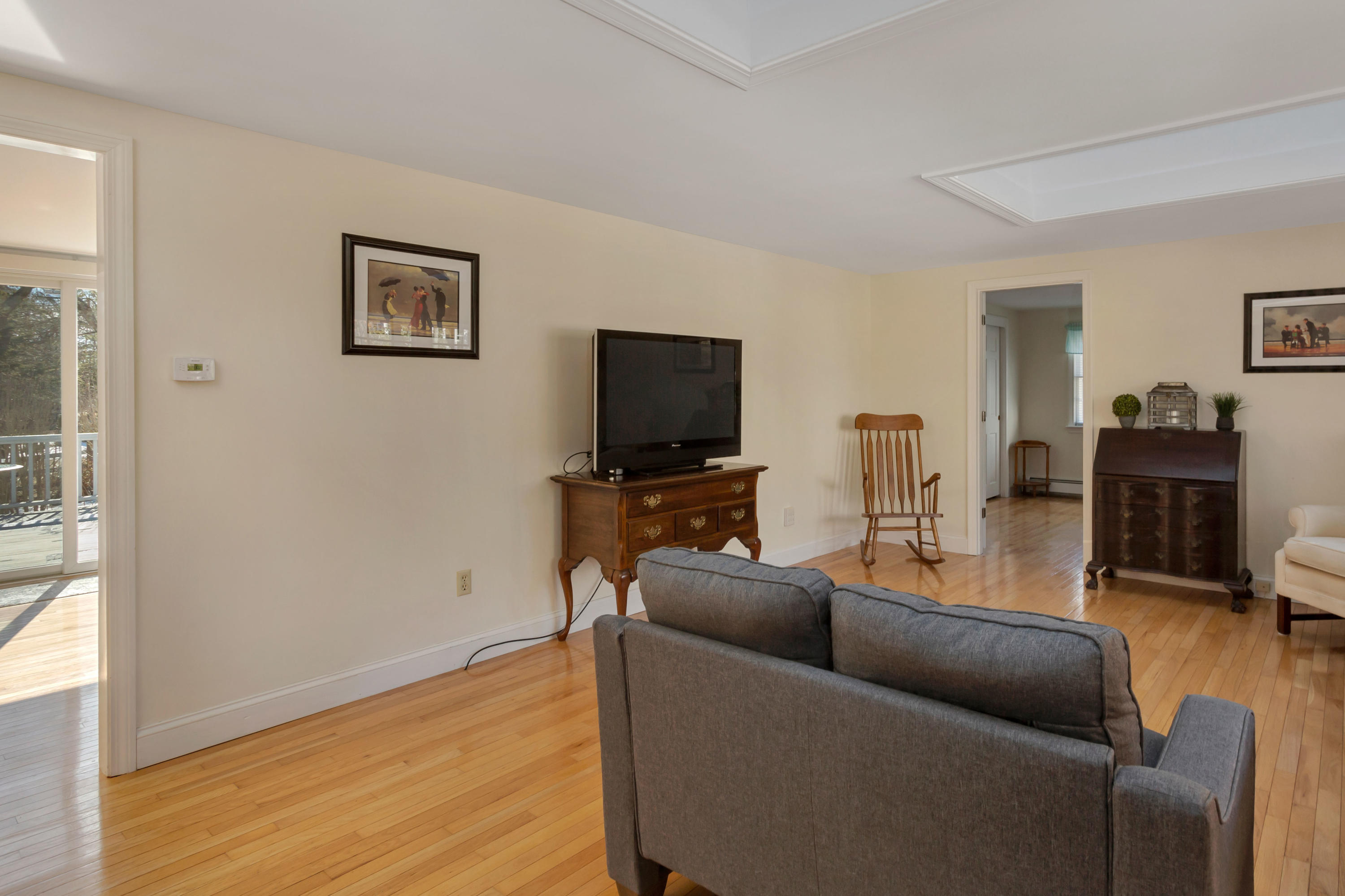 229 Sisson Road Harwich, MA 02645 - Photo 6 of 43 229SisLR-11