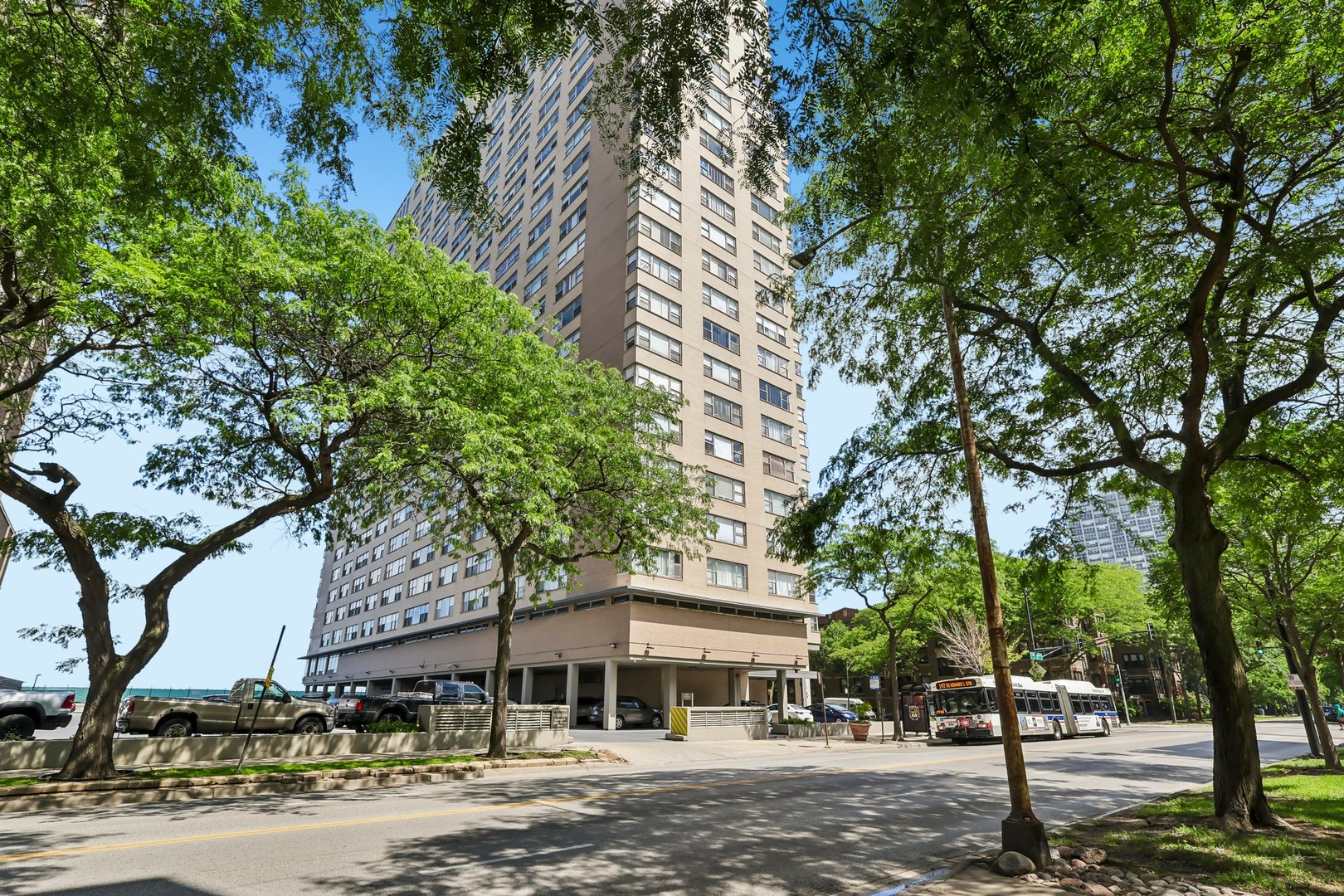 6301 North Sheridan Road, Unit 24E Chicago, IL 60660 - Photo 18 of 21