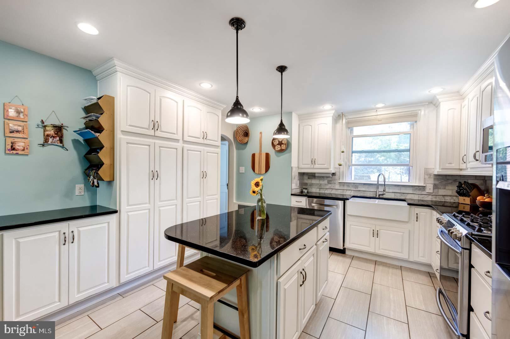 108 Hilltop Road Philadelphia, PA 19118 - Photo 9 of 26 Gallery Image 9