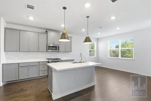 $3,200 | 5309 Jason Drive, Austin, TX 78723