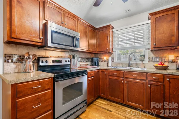 $389,500 | 104 Buck Shoals Circle, Hudson, NC 28638