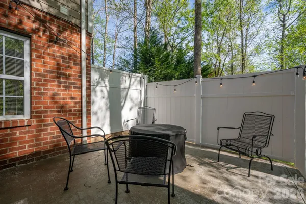 $389,500 | 104 Buck Shoals Circle, Hudson, NC 28638