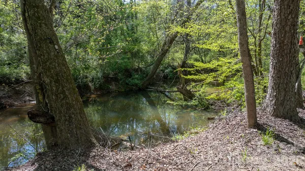 $389,500 | 104 Buck Shoals Circle, Hudson, NC 28638