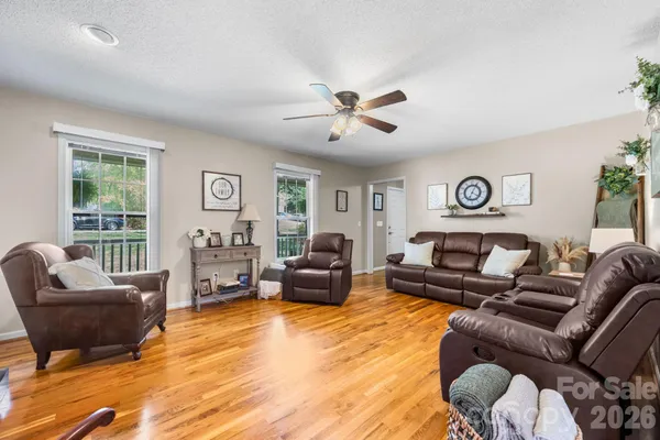 $389,500 | 104 Buck Shoals Circle, Hudson, NC 28638