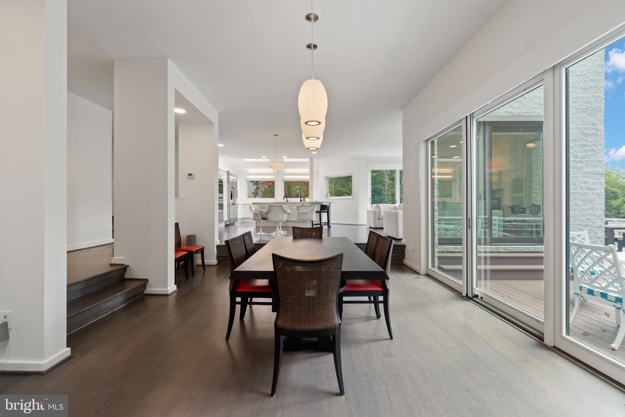 7545 Potomac Fall Road McLean, VA 22102 - Photo 11 of 56 Dining room