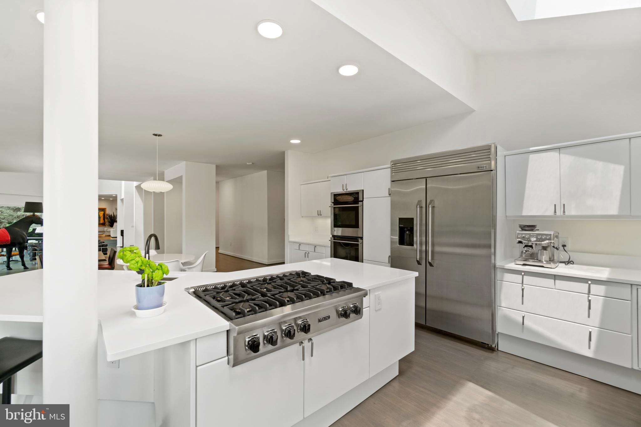 7545 Potomac Fall Road McLean, VA 22102 - Photo 17 of 56 Kitchen