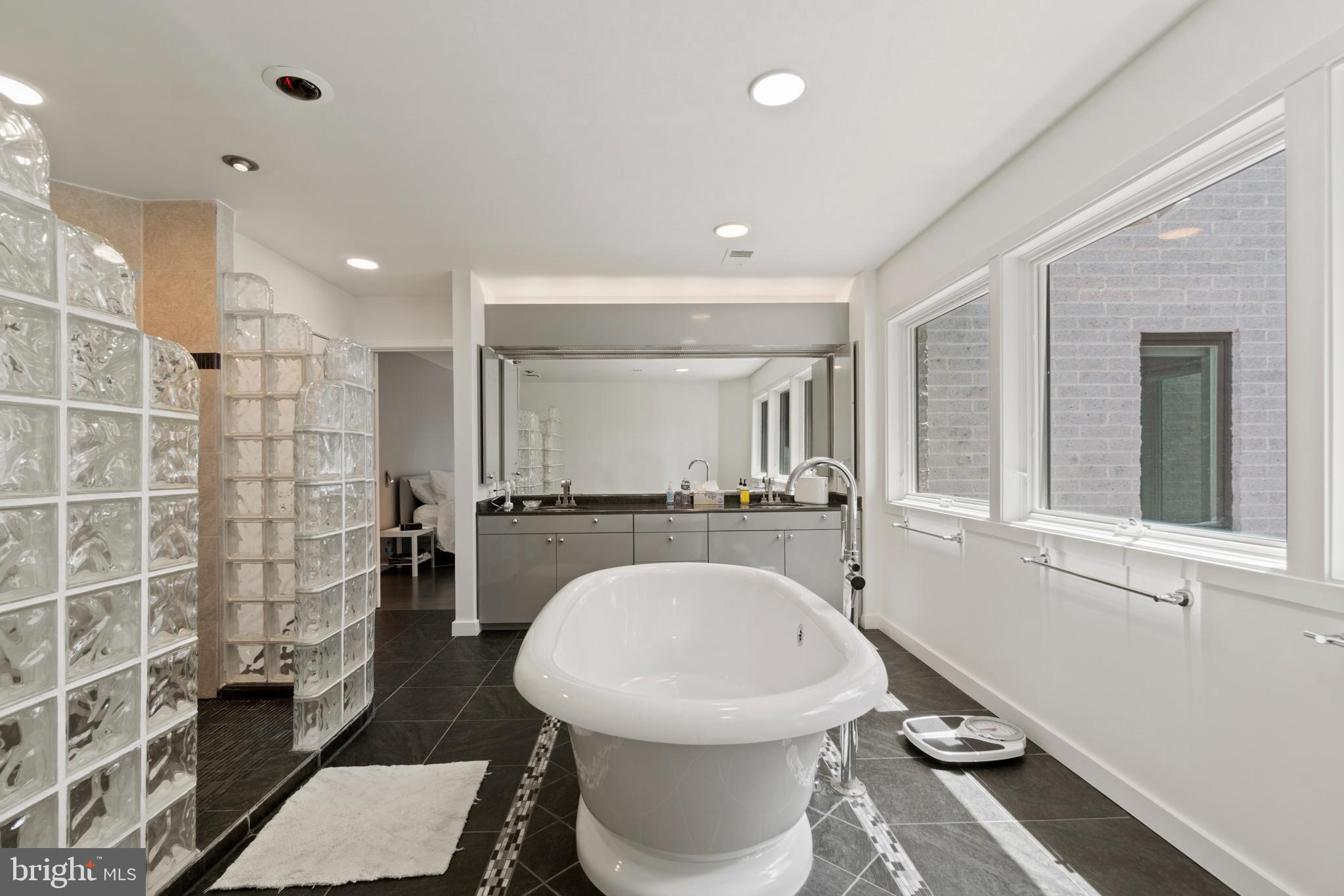 7545 Potomac Fall Road McLean, VA 22102 - Photo 29 of 56 Master bathroom with soaking tub