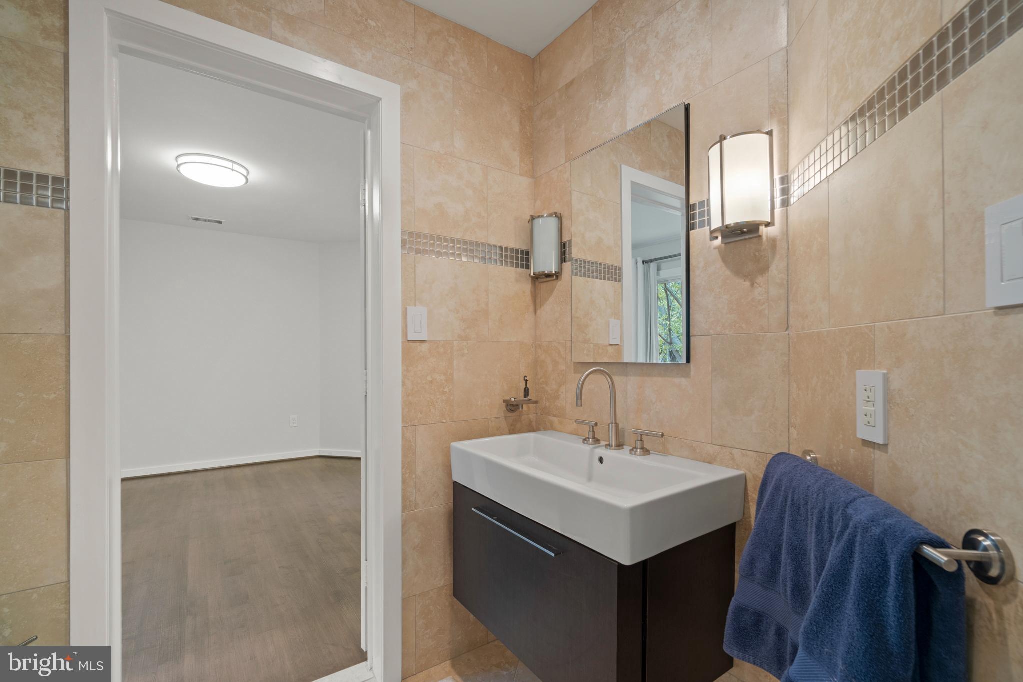 7545 Potomac Fall Road McLean, VA 22102 - Photo 39 of 56 Bathroom for Bedroom 4