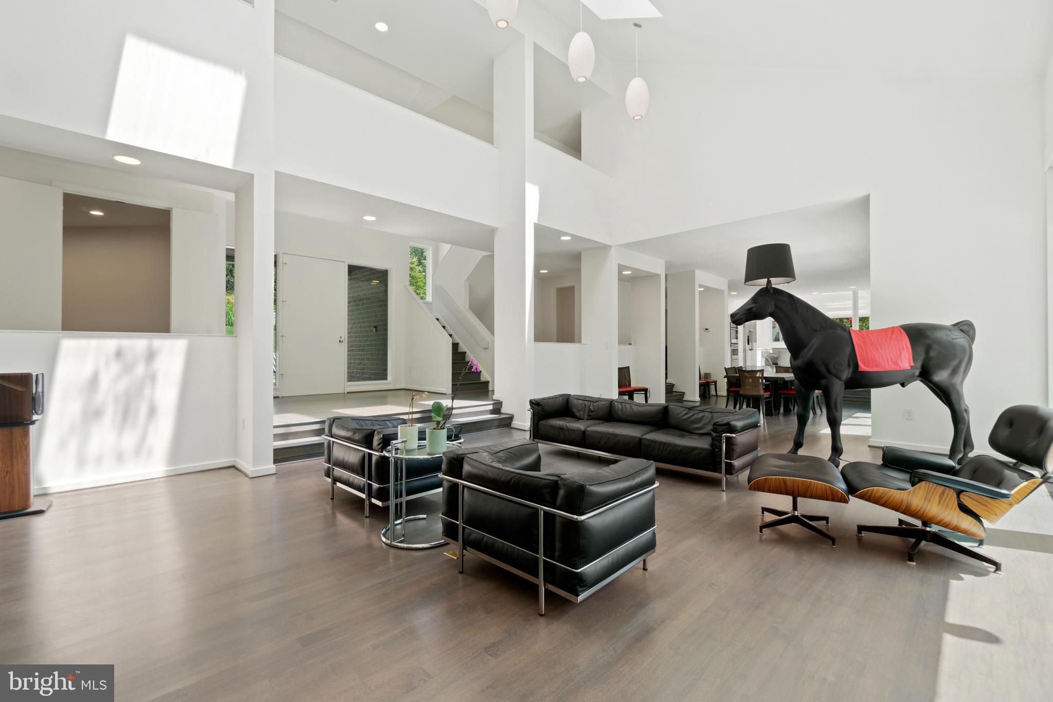 7545 Potomac Fall Road McLean, VA 22102 - Photo 4 of 56 Living room from back