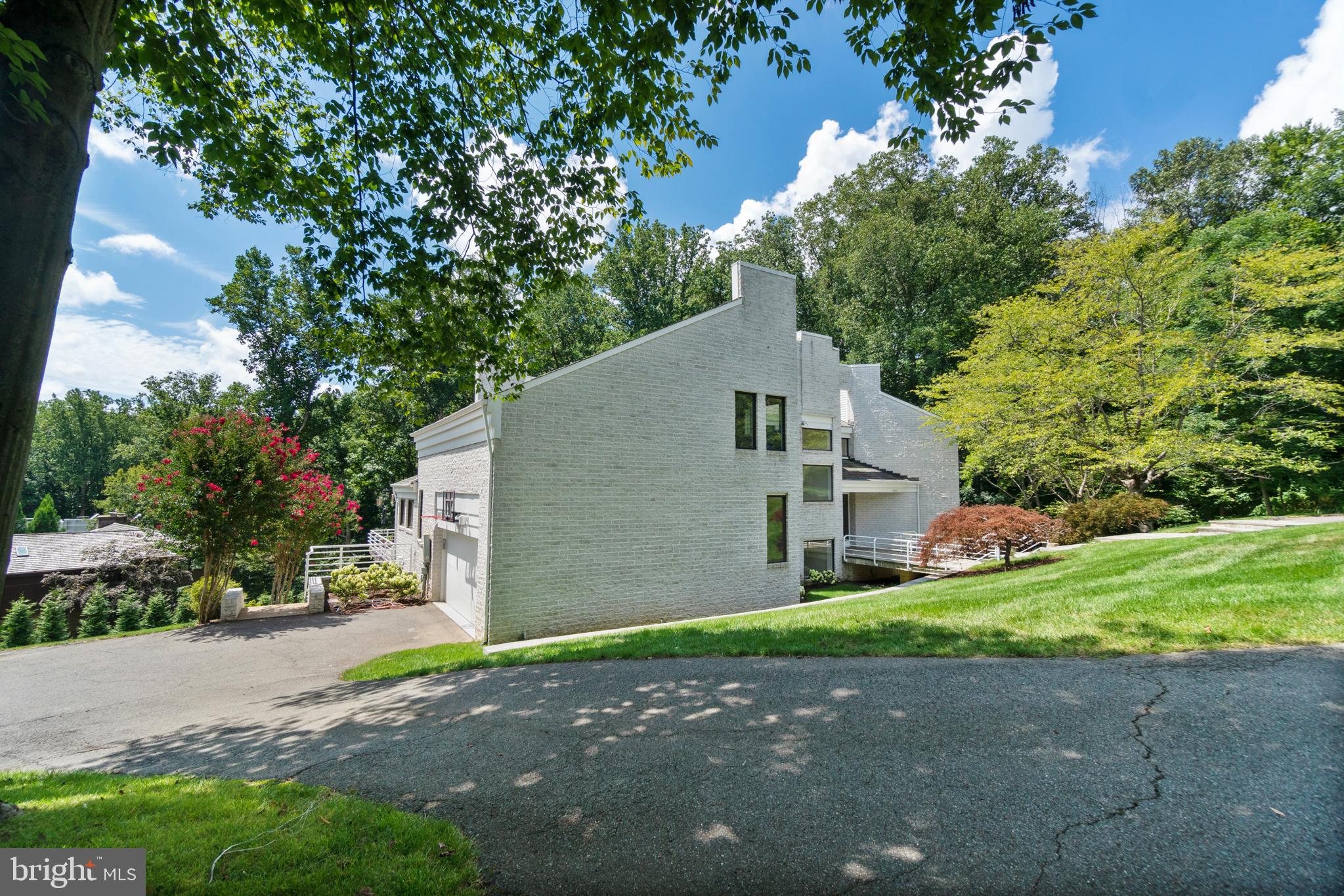 7545 Potomac Fall Road McLean, VA 22102 - Photo 56 of 56 View from side yard