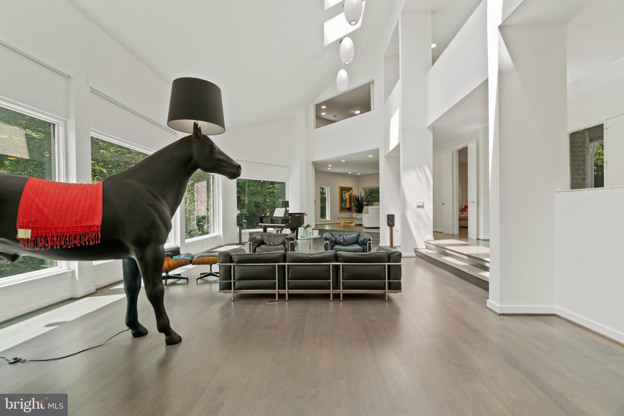 7545 Potomac Fall Road McLean, VA 22102 - Photo 6 of 56 End to End view of living room from Kitchen