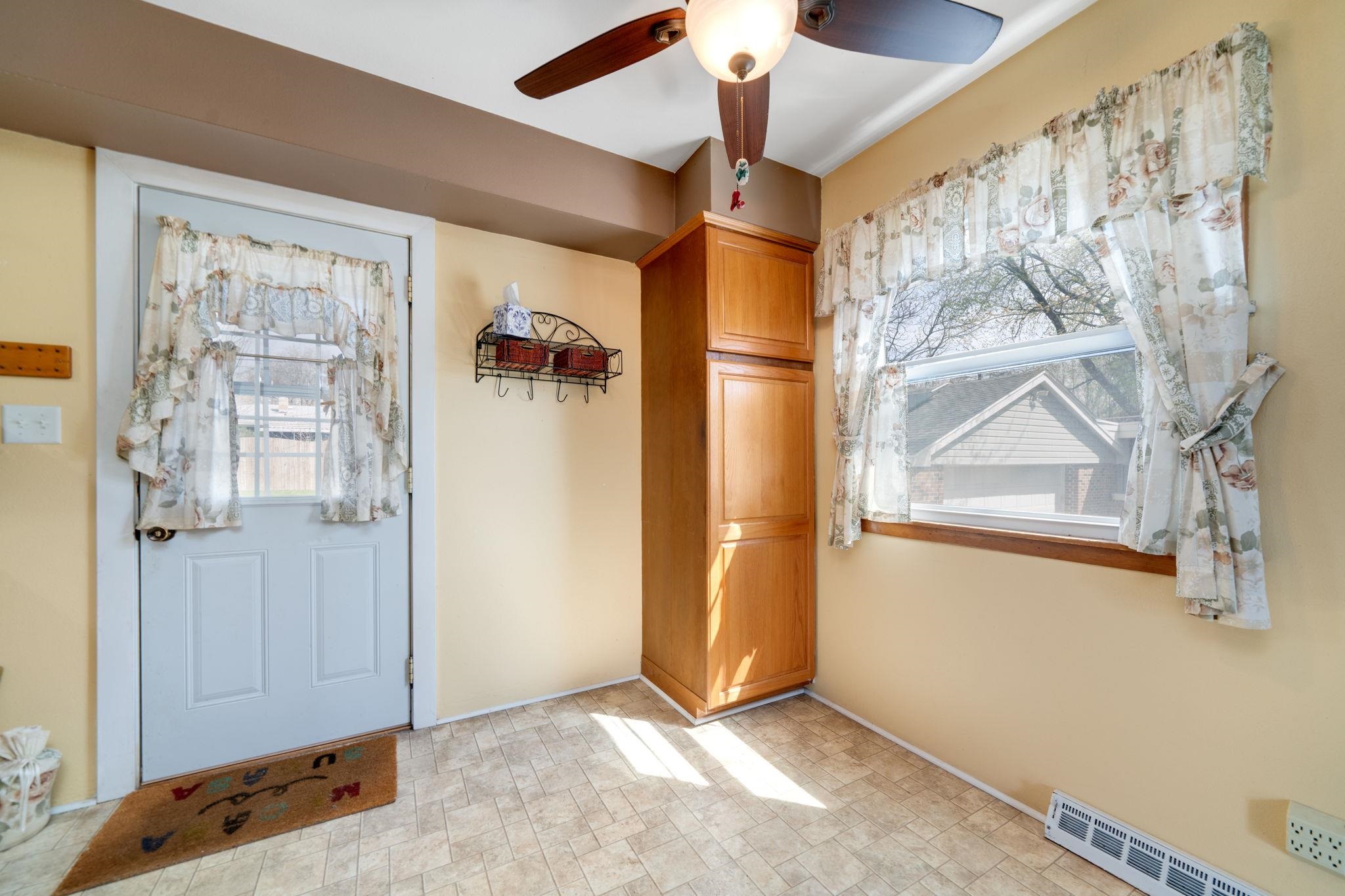 1611 Notre Dame Road Rockford, IL 61103 - Photo 6 of 33