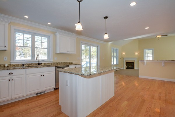 68 Horse Pond Road Shirley, MA 01464 - Photo 4 of 30 Gallery Image 4