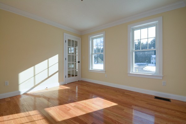 68 Horse Pond Road Shirley, MA 01464 - Photo 5 of 30 Gallery Image 5