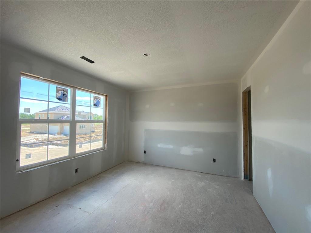 19338 South Skyview Lane Spring Hill, KS 66083 - Photo 9 of 33