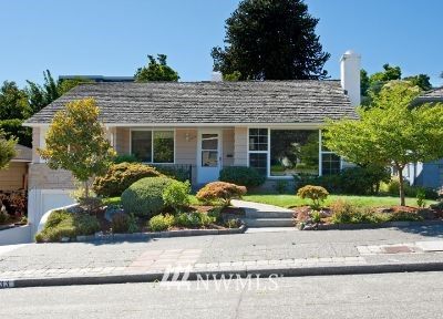 $522,500 | 3233 44th Avenue West, Seattle, WA 98199