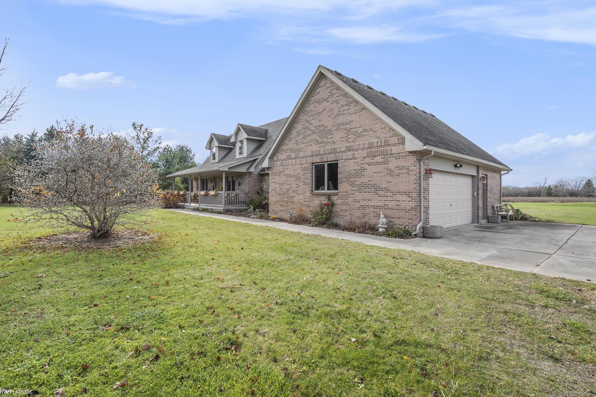 471 Braidwood Road Memphis, MI 48041 - Photo 6 of 41 50161553-9f04d689-5960-40ed-910b-ffe80fb733a6.JPG