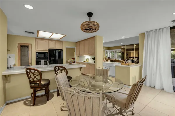 $9,500 | 2 Cornell Drive, Rancho Mirage, CA 92270