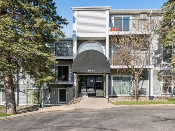 $199,500 | 7675 142nd Street West, Unit 109, Apple Valley, MN 55124