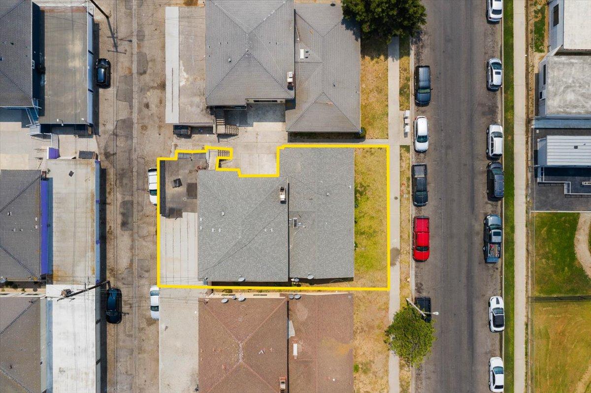 4600 Cloyne Street Oxnard, CA 93033 - Photo 4 of 6 an aerial view of residential houses with outdoor space