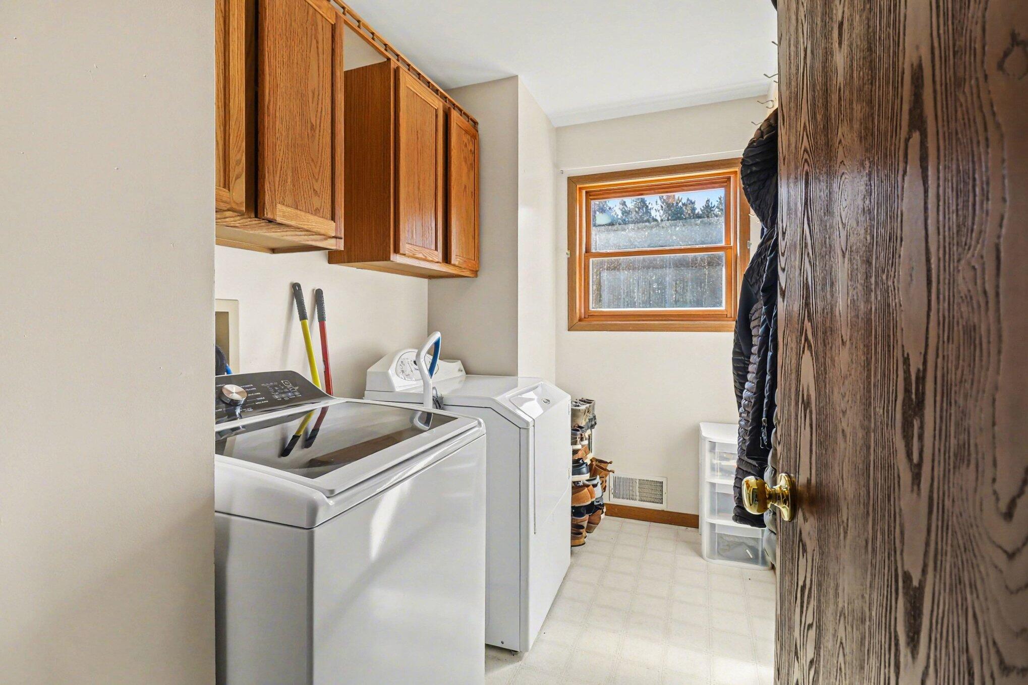 619 South Amber Road Scottville, MI 49454 - Photo 20 of 41 Laundry Room