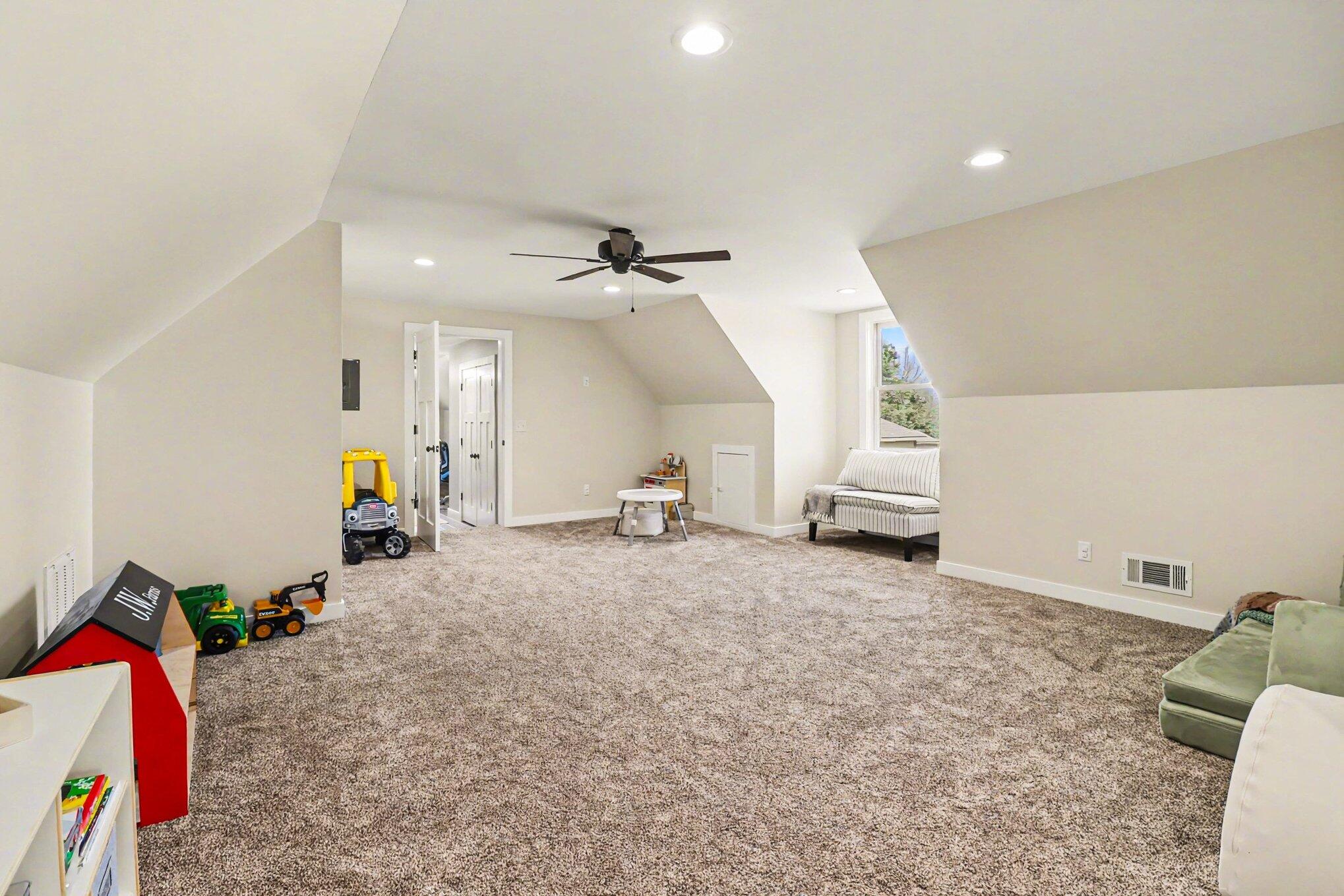 619 South Amber Road Scottville, MI 49454 - Photo 27 of 41 Upper Living Area