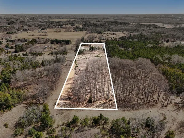 $515,000 | 619 South Amber Road, Scottville, MI 49454