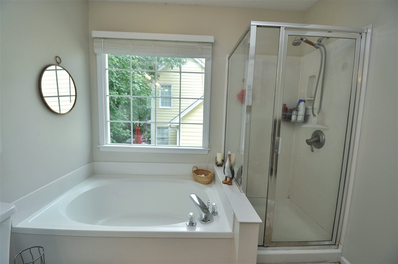 5301 Blakeley Lane Raleigh, NC 27613 - Photo 15 of 22 Garden Tub/Shower