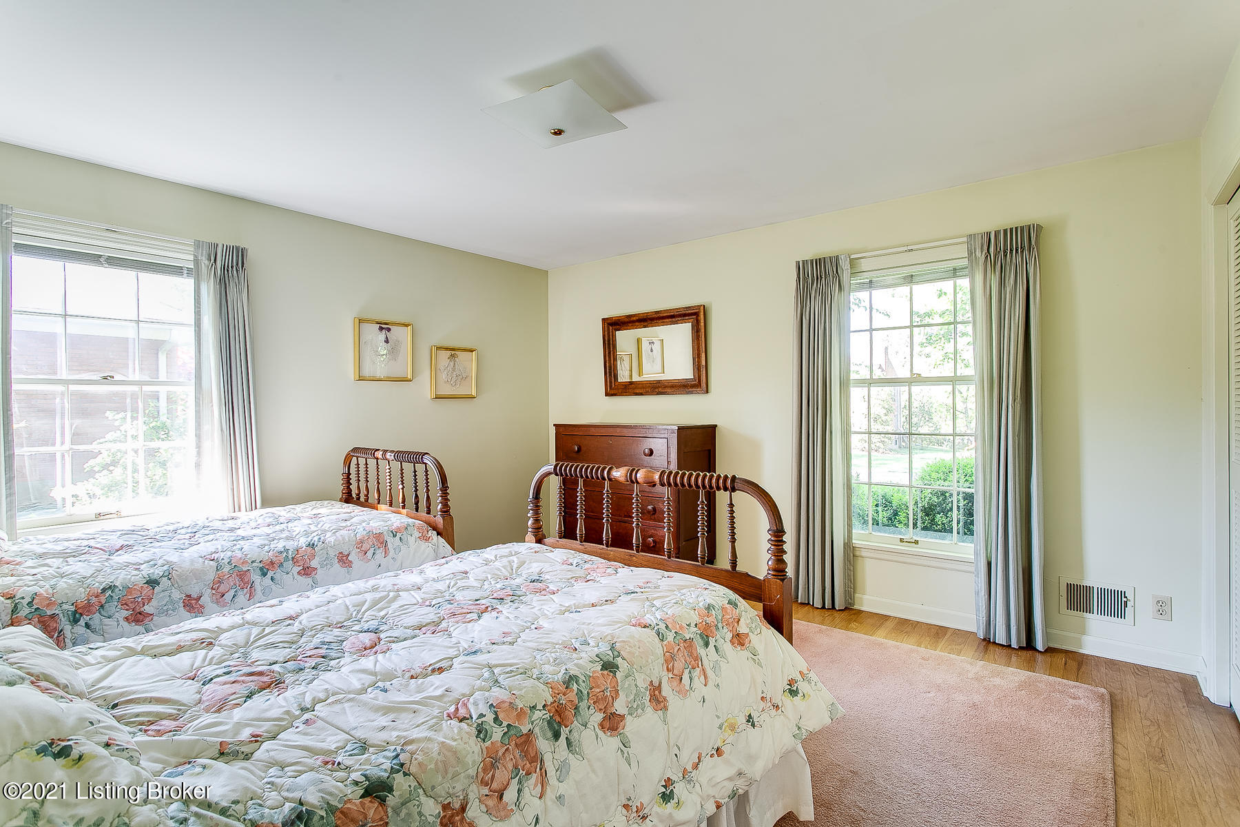 2305 Merrick Road Louisville, KY 40207 - Photo 32 of 55 Bedroom 3