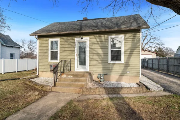 $215,000 | 1208 Whitney Boulevard, Belvidere, IL 61008