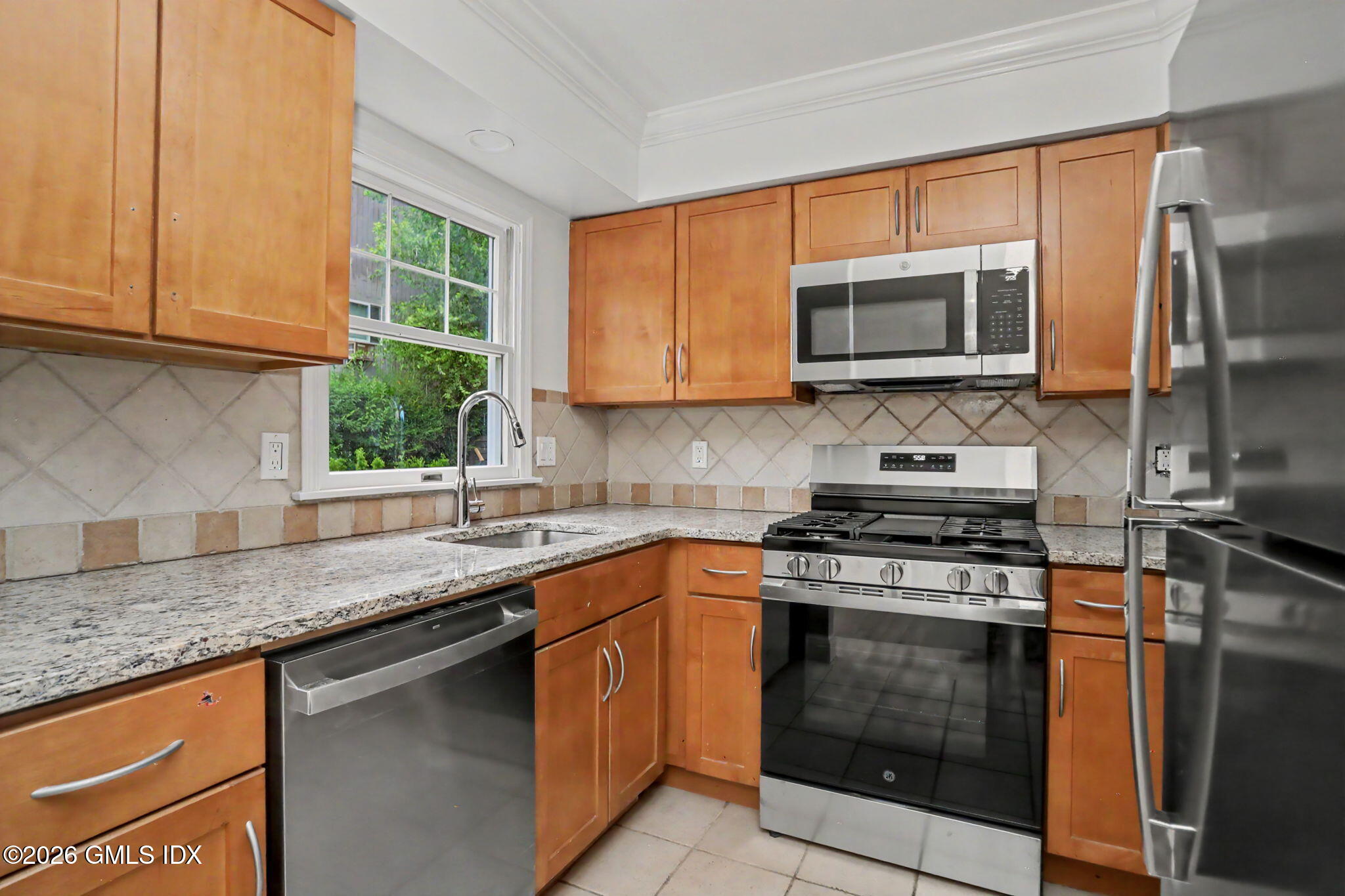 70 Ritch Avenue, Unit C Greenwich, CT 06830 - Photo 9 of 34 21-web-or-mls-70-ritch-ave-w-unit-c