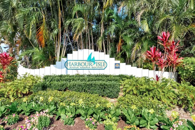 $874,000 | 230 Sapphire Lake Drive, Unit 201, Bradenton, FL 34209