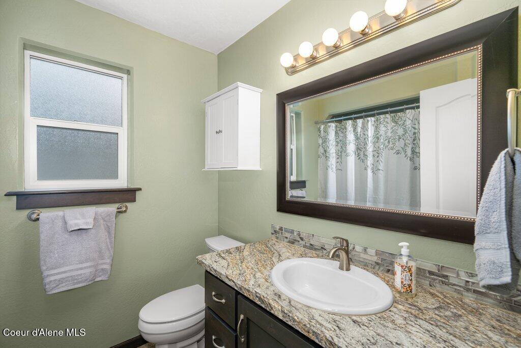 2130 East Decaro Loop Post Falls, ID 83854 - Photo 19 of 31 Full Bath