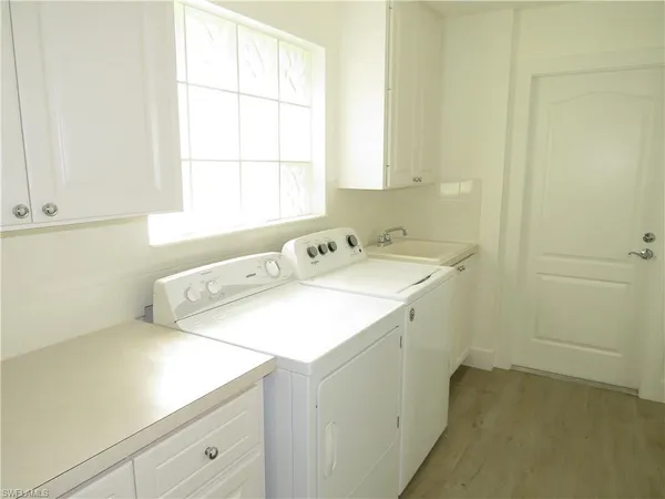 $2,800 | 3387 Cayman Lane, Naples, FL 34119