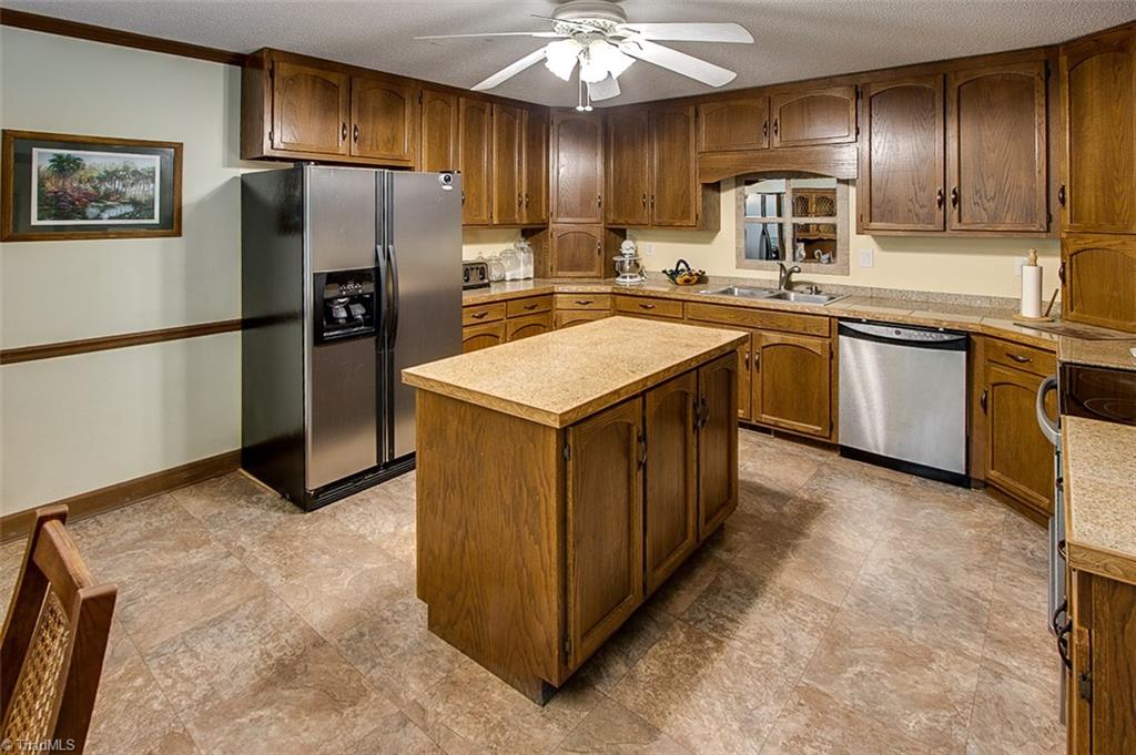 1849 Burney Road Asheboro, NC 27205 - Photo 9 of 30 Gallery Image 9