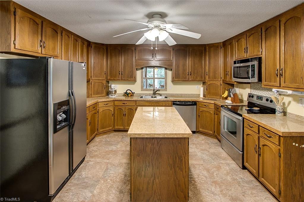 1849 Burney Road Asheboro, NC 27205 - Photo 10 of 30 Gallery Image 10