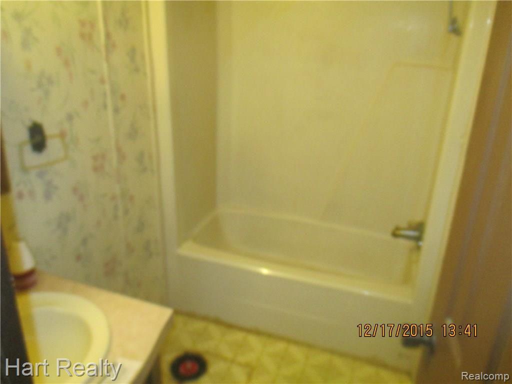 1646 Wellman Line Road Yale, MI 48097 - Photo 12 of 17 IMG_2079.JPG