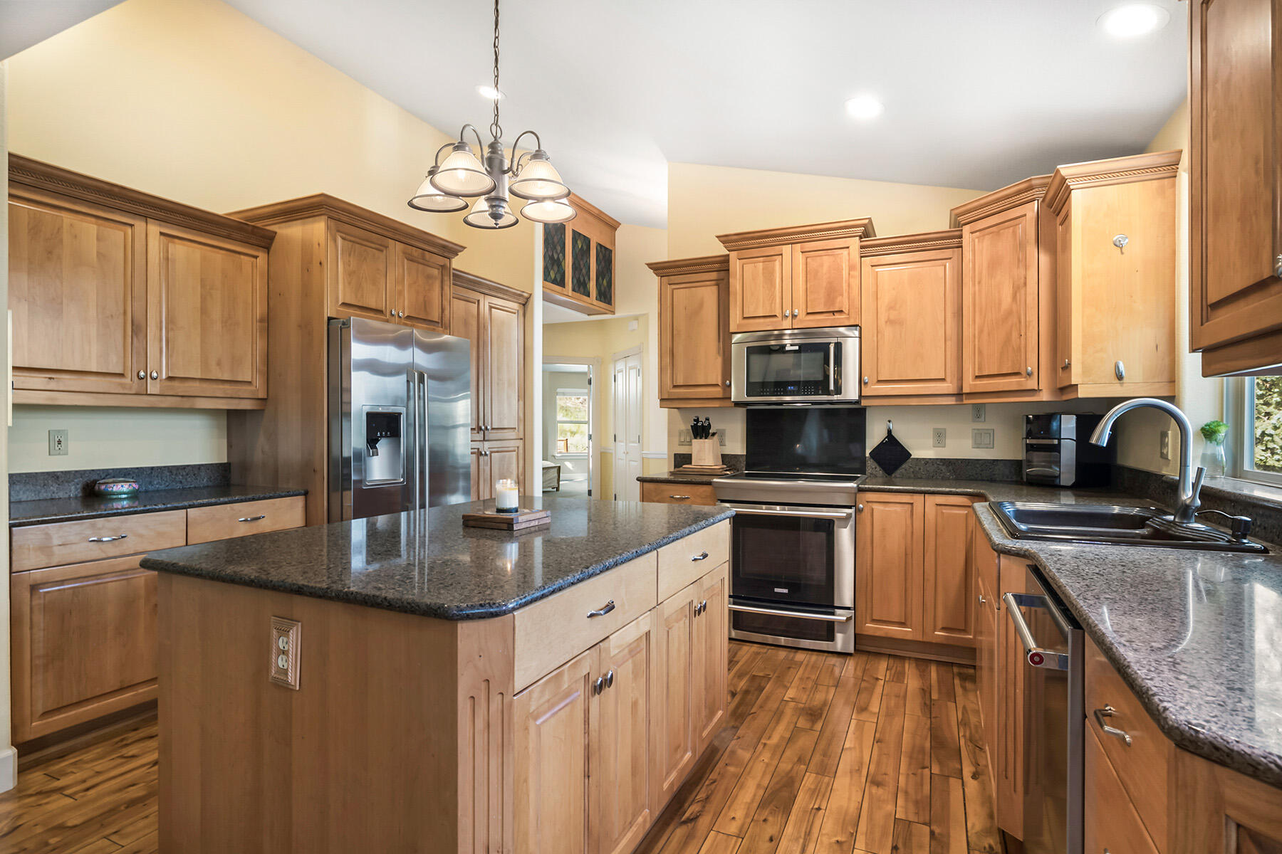 66530 Ponderosa Loop Bend, OR 97703 - Photo 11 of 55 JH5_3225