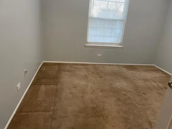 $2,300 | 287 Pembridge Lane, Unit B2, Schaumburg, IL 60193