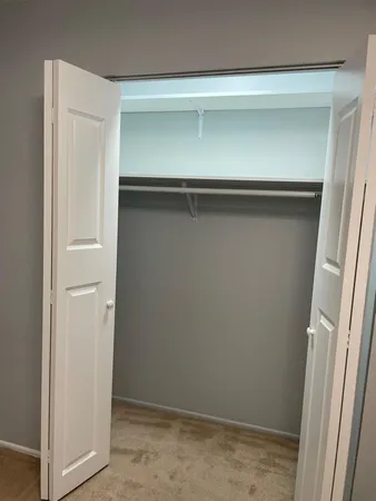 $2,300 | 287 Pembridge Lane, Unit B2, Schaumburg, IL 60193