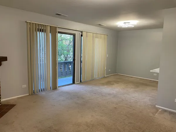 $2,300 | 287 Pembridge Lane, Unit B2, Schaumburg, IL 60193