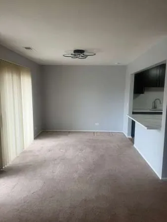 $2,300 | 287 Pembridge Lane, Unit B2, Schaumburg, IL 60193