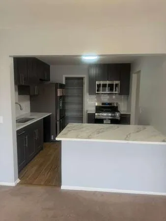 $2,300 | 287 Pembridge Lane, Unit B2, Schaumburg, IL 60193
