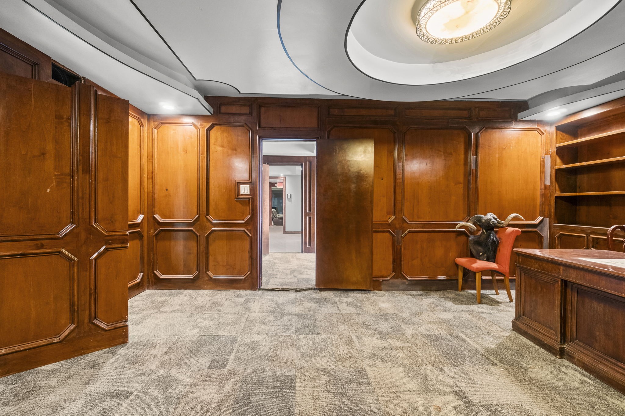 1018 Shaver Street Pasadena, TX 77506 - Photo 12 of 43 Private office room connected to the main commercial floor for seamless workflow.