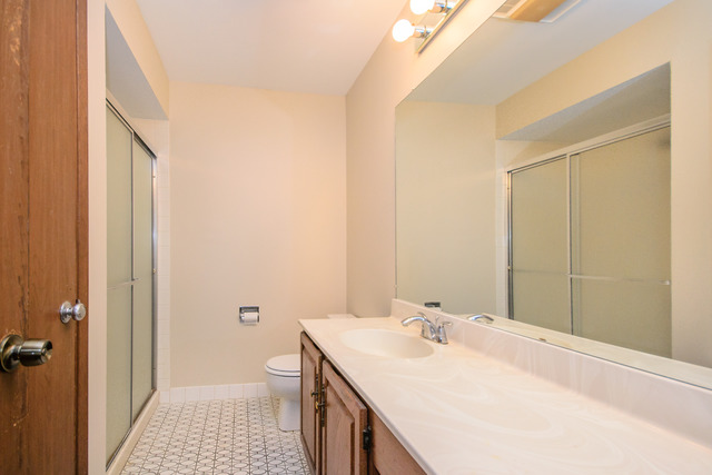 711 South River Road, Unit 409 Des Plaines, IL 60016 - Photo 16 of 25