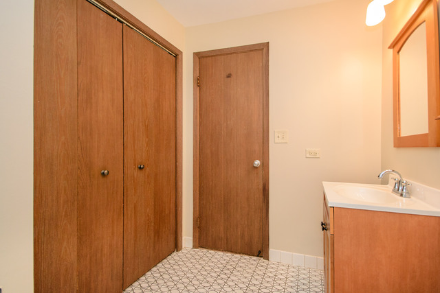 711 South River Road, Unit 409 Des Plaines, IL 60016 - Photo 20 of 25