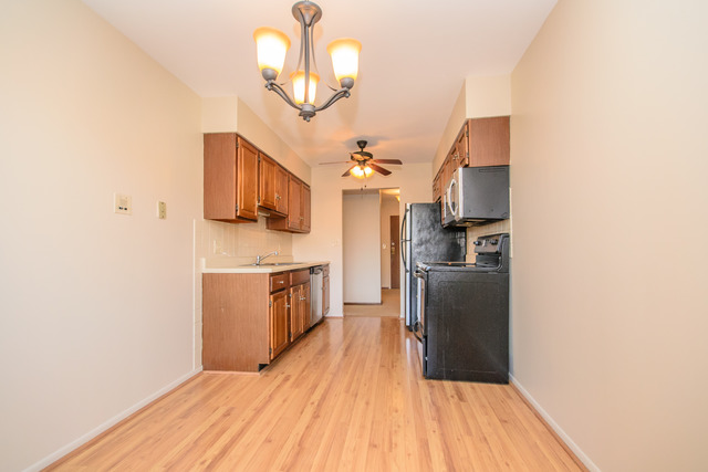 711 South River Road, Unit 409 Des Plaines, IL 60016 - Photo 9 of 25